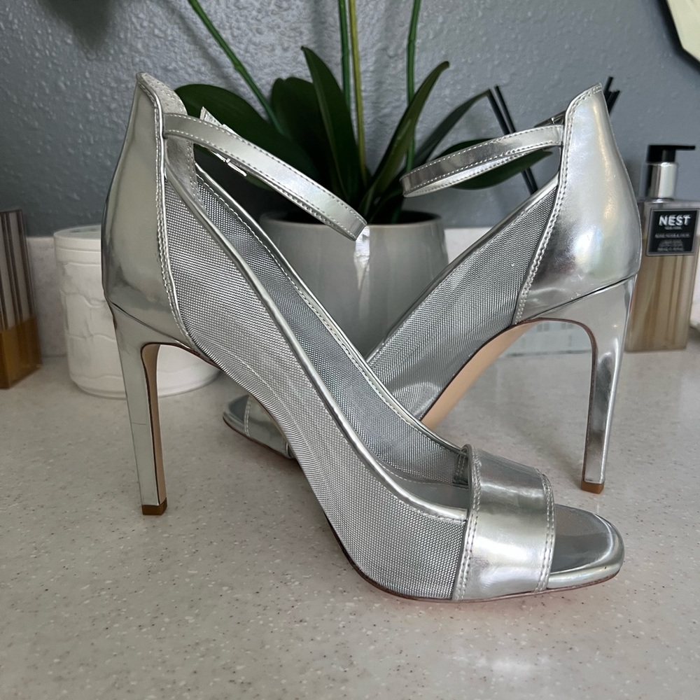 Heels sandals, silver color, size 8, BCBGeneration